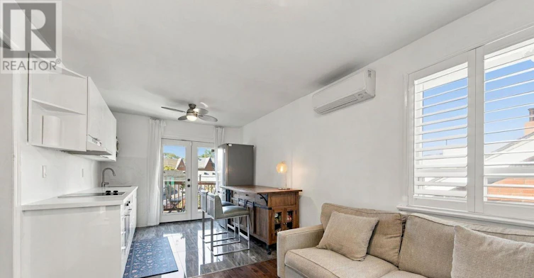 UPPER-122 Manning Avenue, Toronto, ON, M6J 2K5 - 12