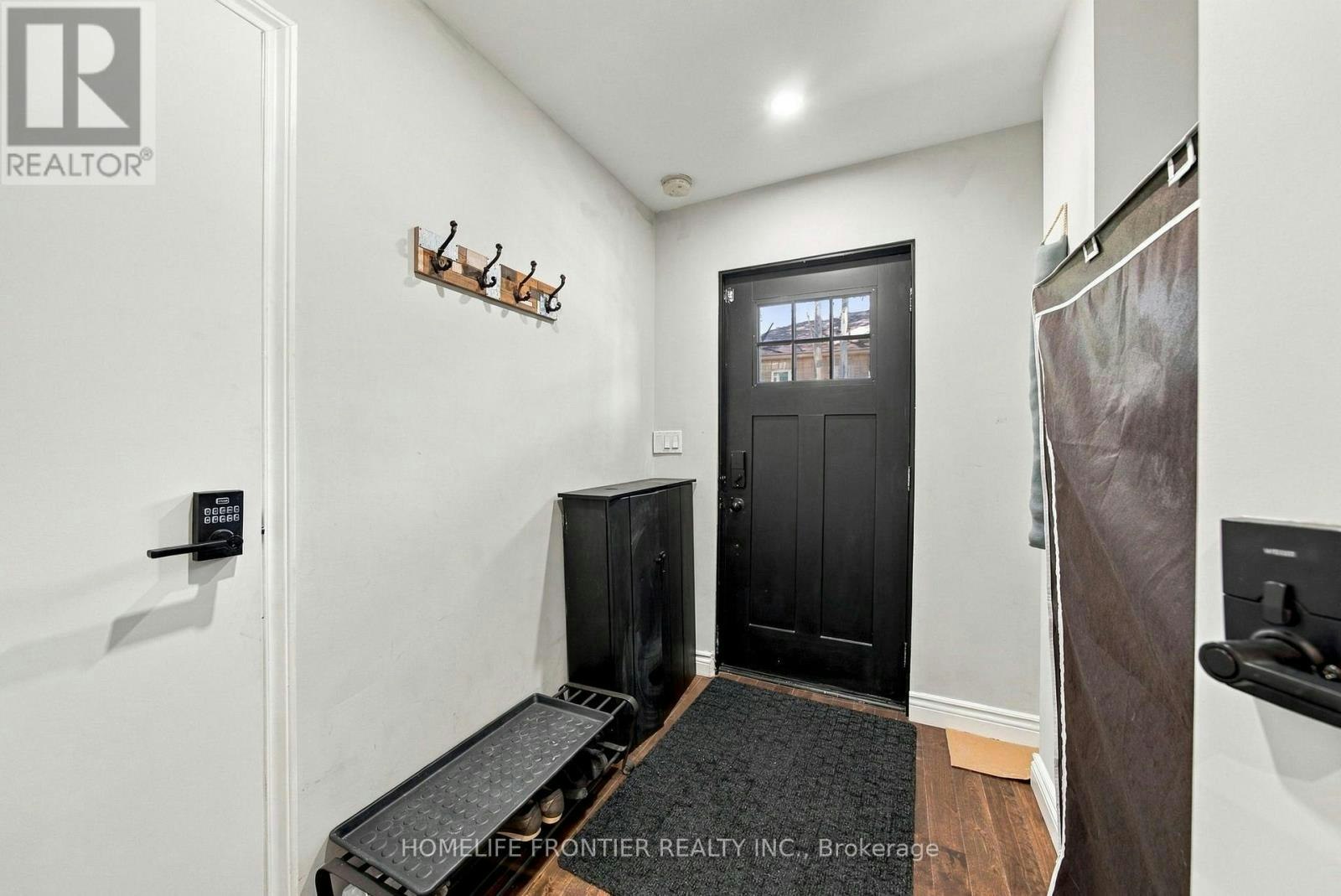 UPPER-122 Manning Avenue, Toronto, ON, M6J 2K5 - 6