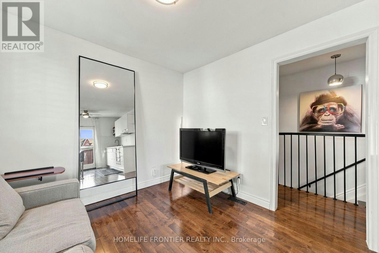 UPPER-122 Manning Avenue, Toronto, ON, M6J 2K5 - 10
