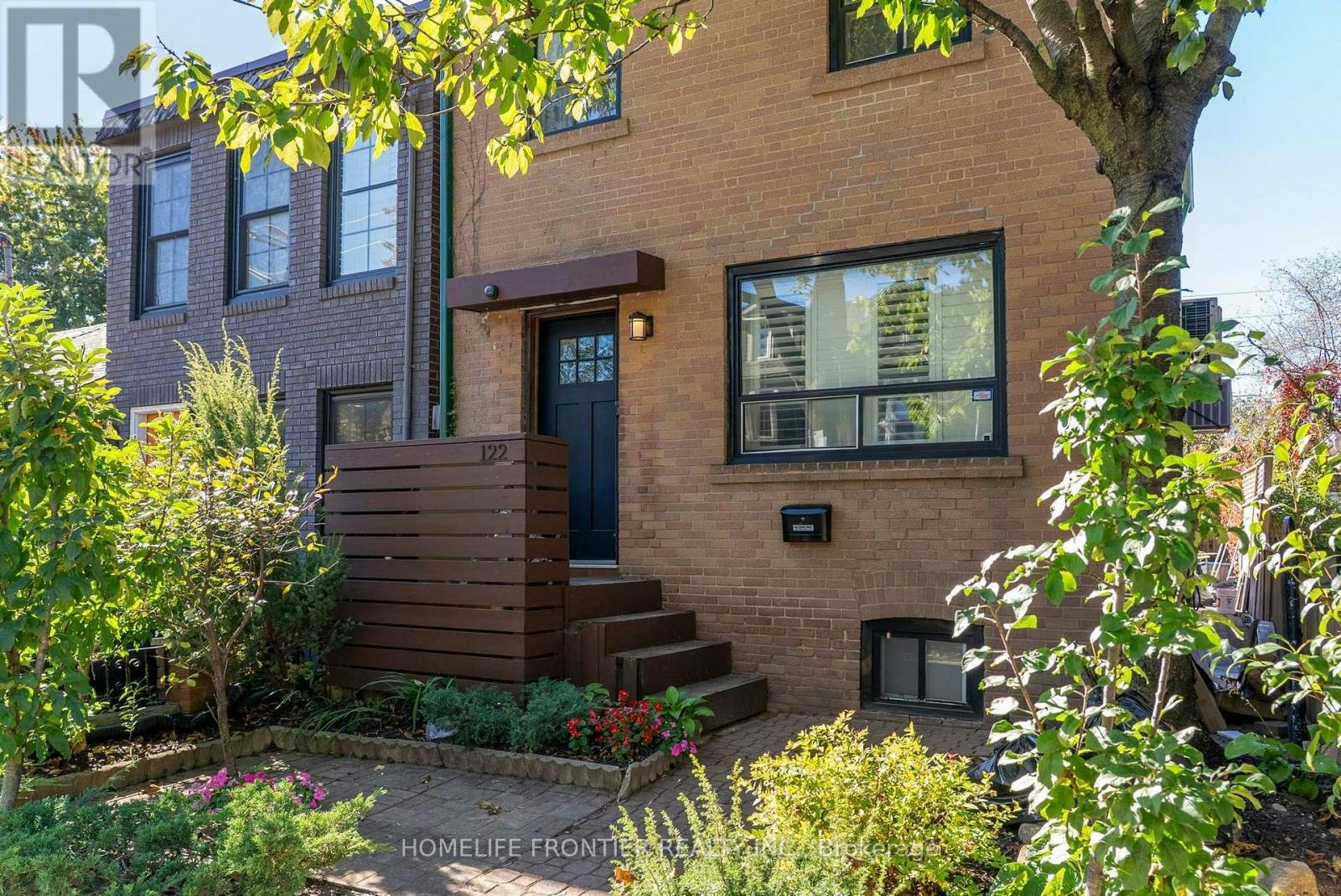 UPPER-122 Manning Avenue, Toronto, ON, M6J 2K5 - 3