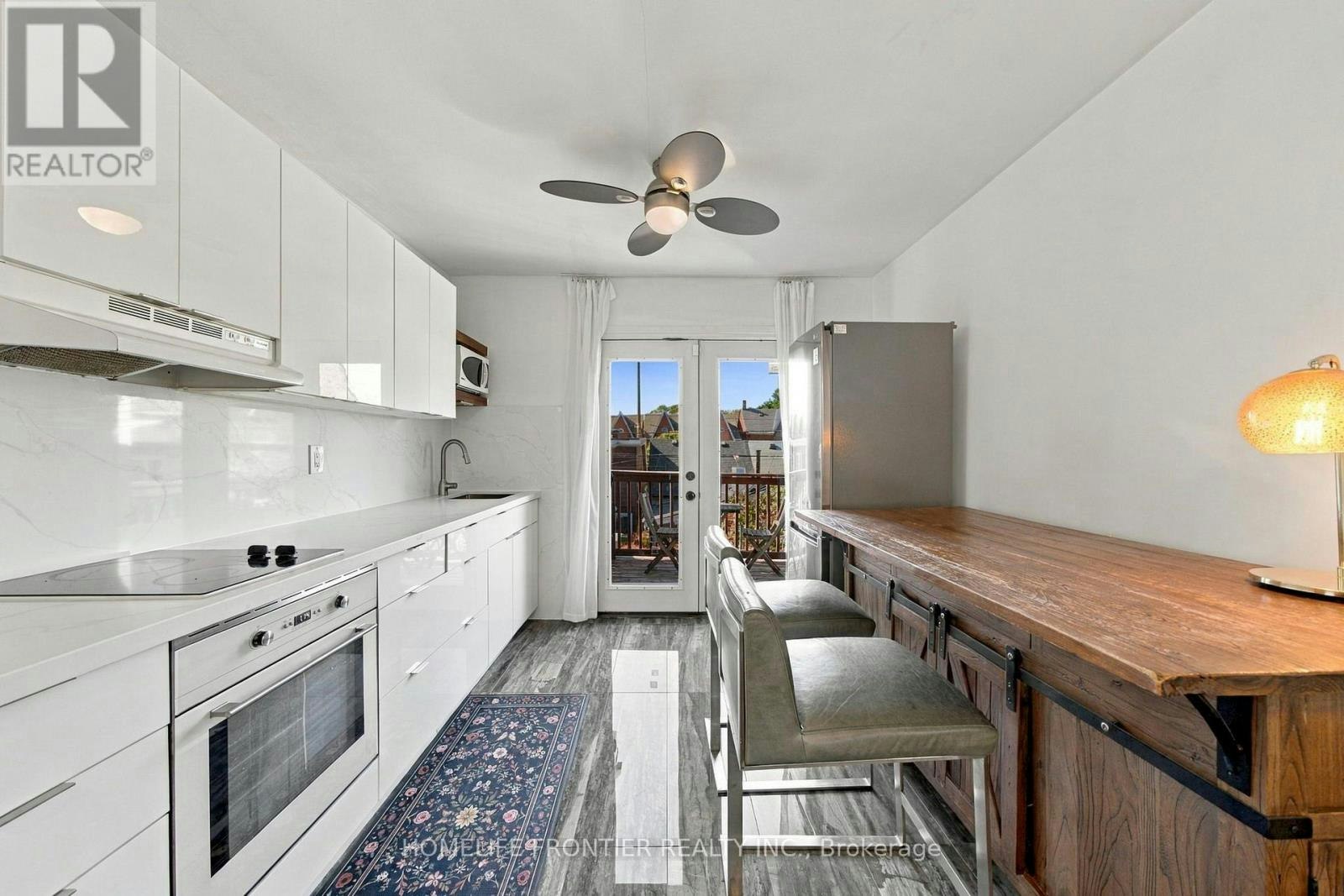 UPPER-122 Manning Avenue, Toronto, ON, M6J 2K5 - 16