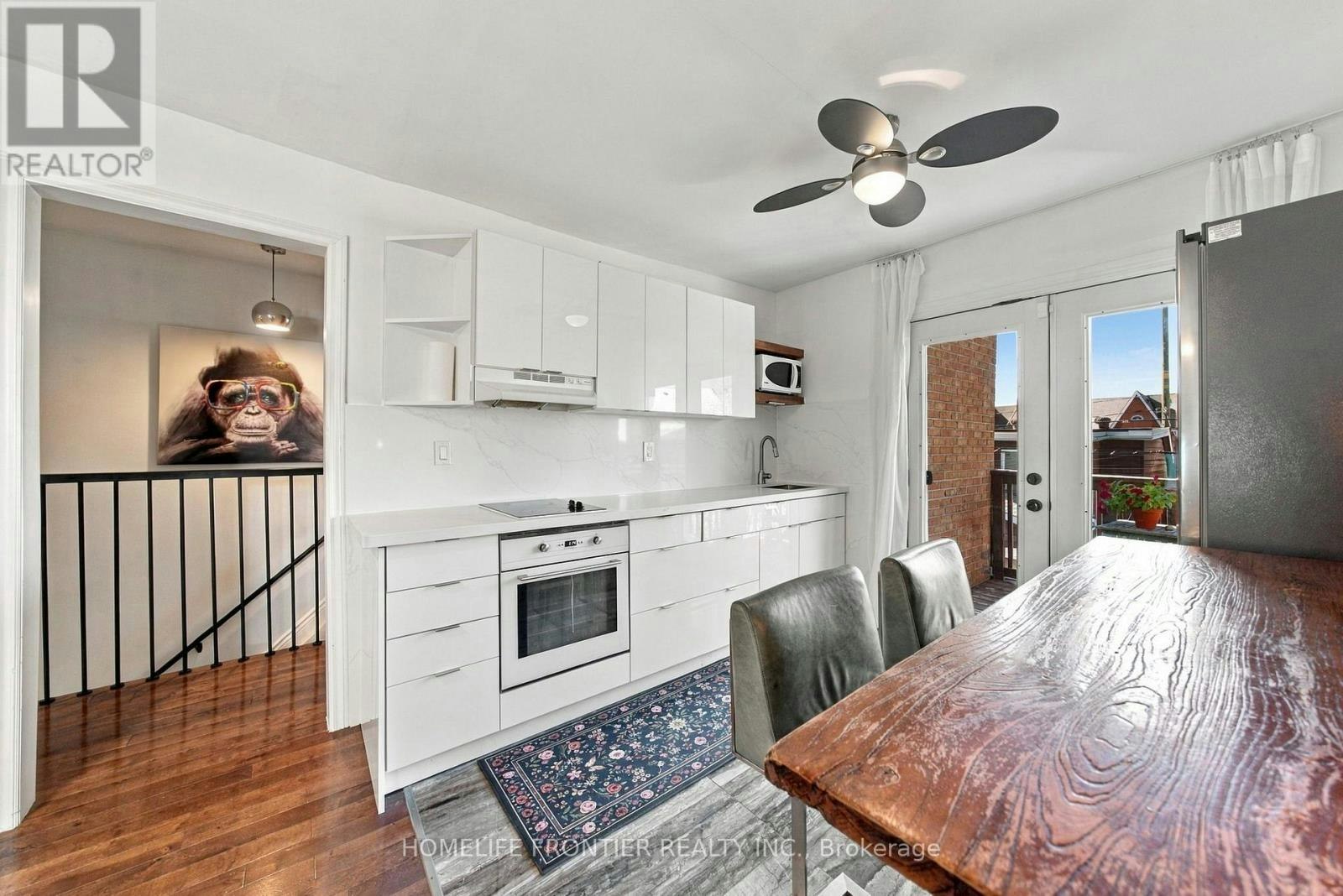 UPPER-122 Manning Avenue, Toronto, ON, M6J 2K5 - 17