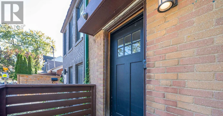UPPER-122 Manning Avenue, Toronto, ON, M6J 2K5 - 5