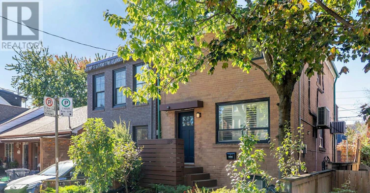 UPPER-122 Manning Avenue, Toronto, ON, M6J 2K5