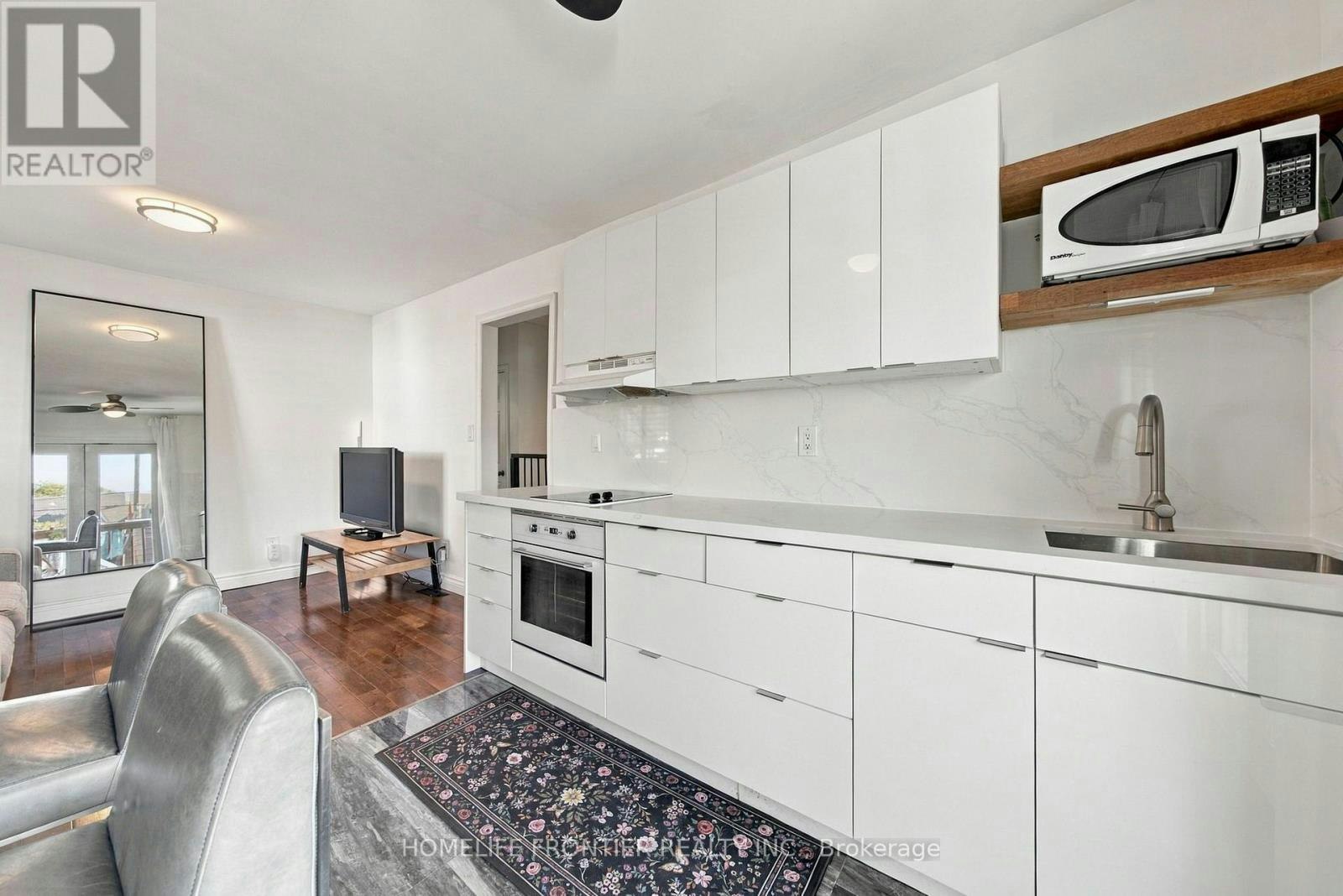 UPPER-122 Manning Avenue, Toronto, ON, M6J 2K5 - 19