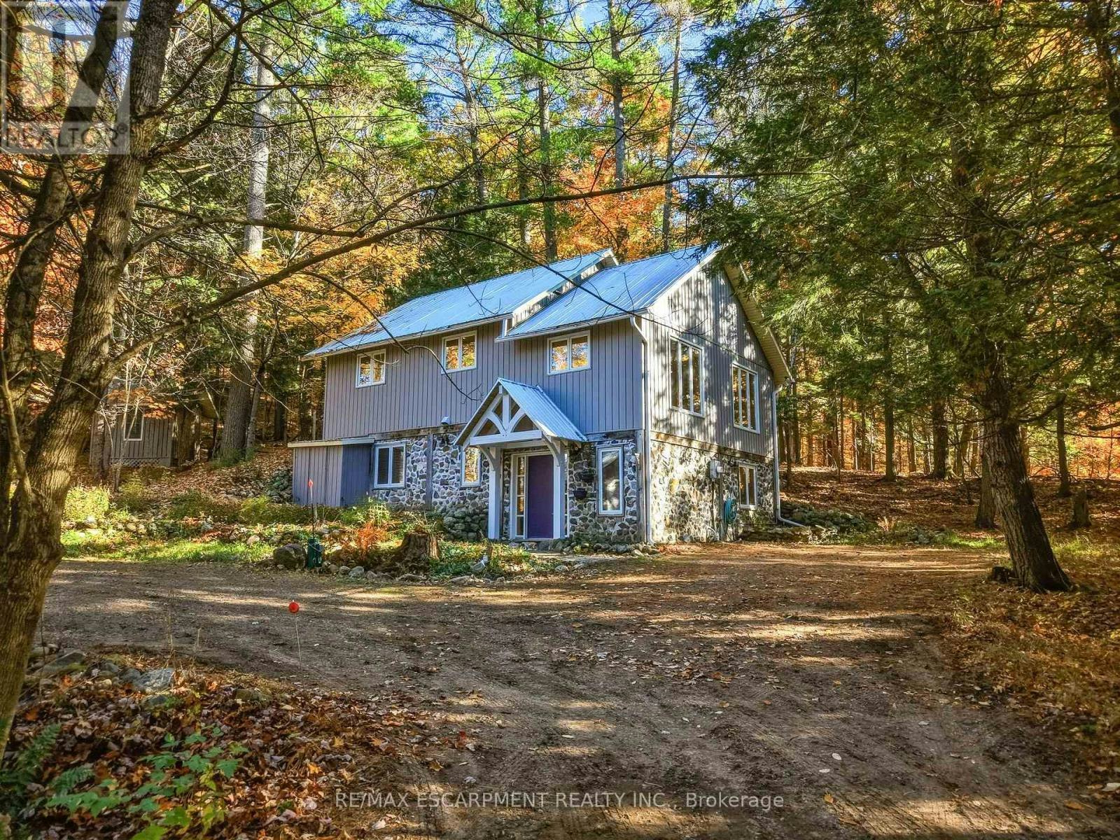 55 Mary Lake Crescent, Huntsville, ON, P0B 1L0
