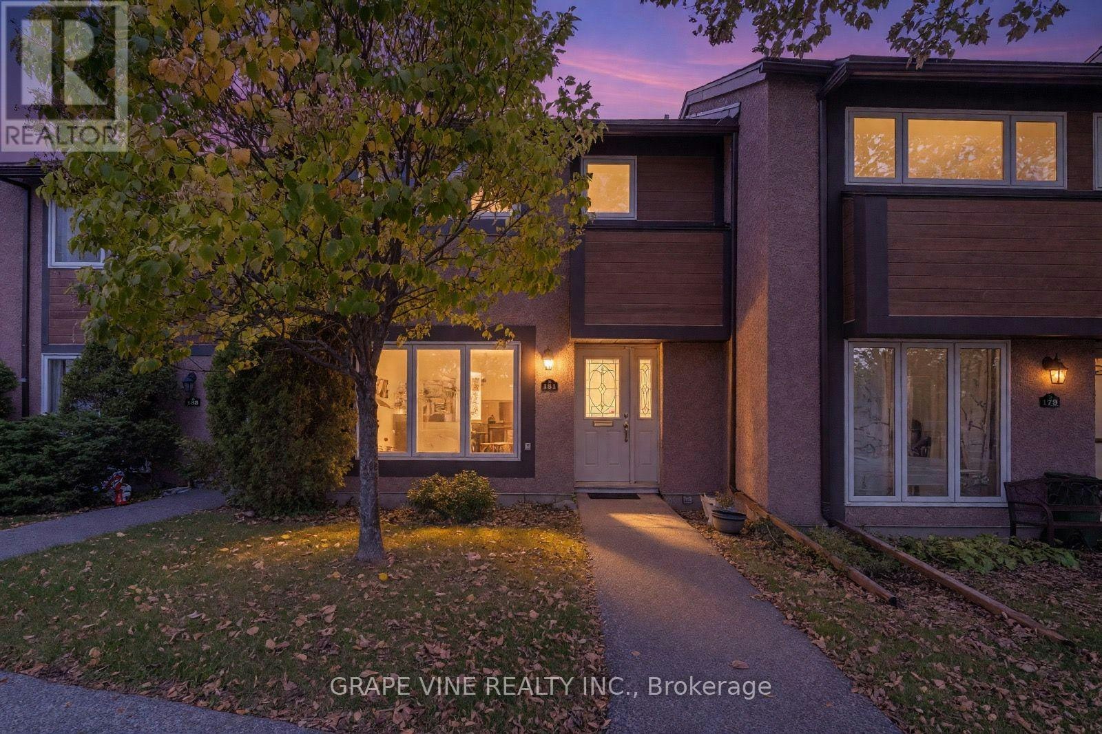 34-181 Huntridge Private, Ottawa, ON, K1V 9J3