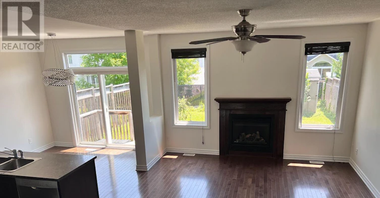 420 Abbeydale Circle, Ottawa, ON, K2K 0E8 - 4