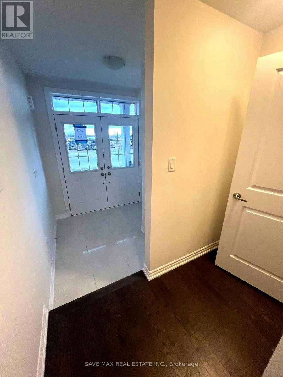 209 Terry Fox Drive, Barrie, ON, L9J 0W6 - 3