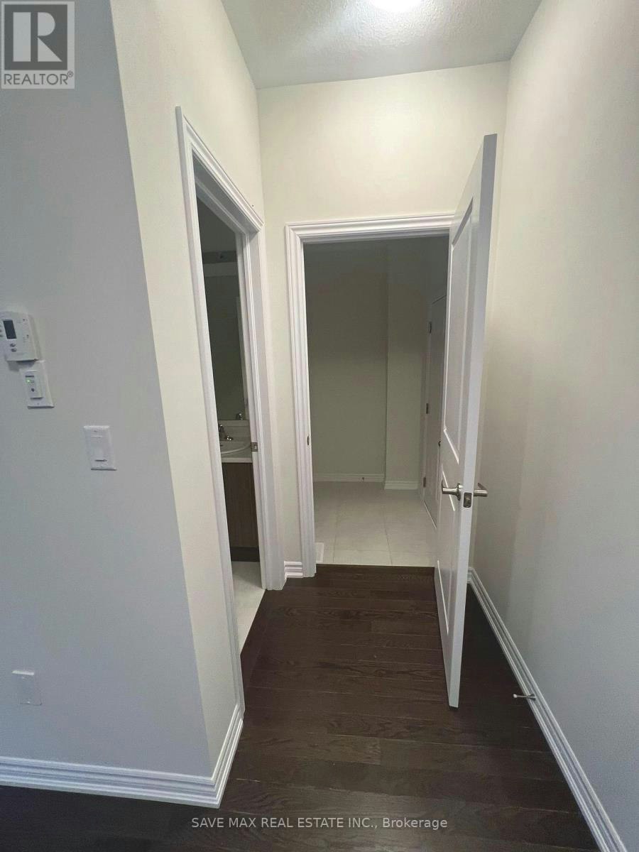 209 Terry Fox Drive, Barrie, ON, L9J 0W6 - 6