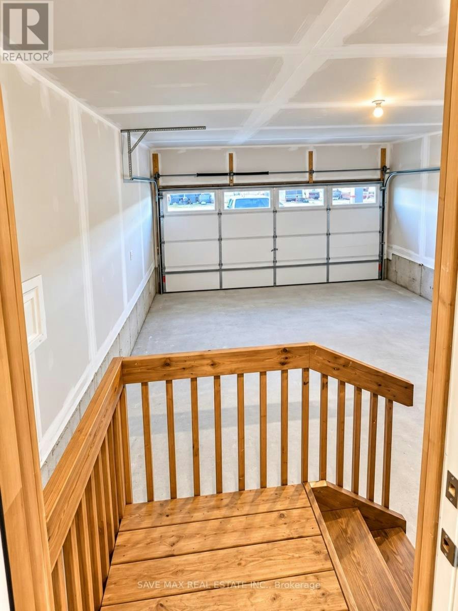 209 Terry Fox Drive, Barrie, ON, L9J 0W6 - 42