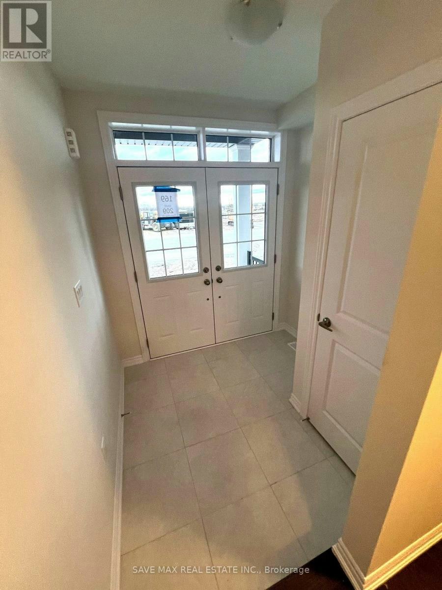 209 Terry Fox Drive, Barrie, ON, L9J 0W6 - 4