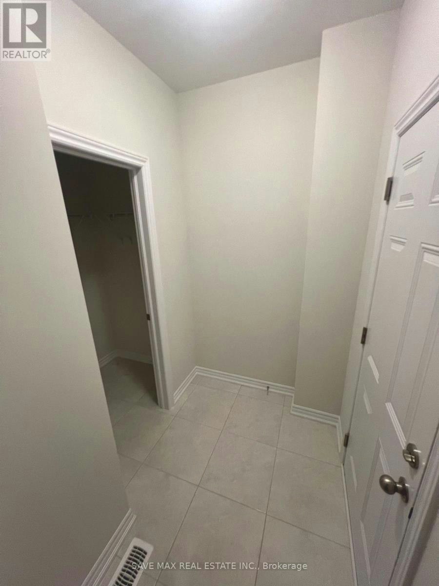 209 Terry Fox Drive, Barrie, ON, L9J 0W6 - 5