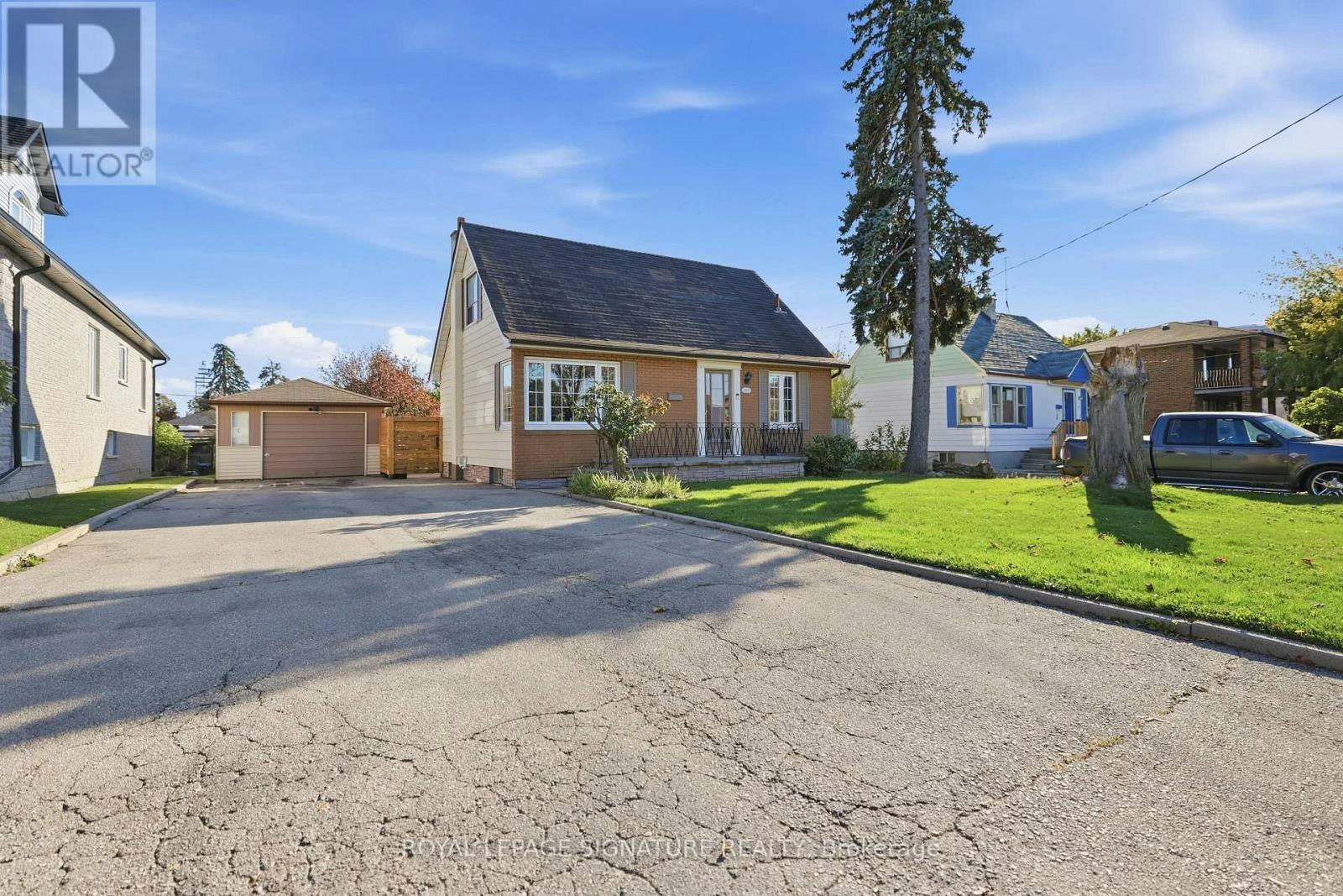 109 Glen Long Avenue, Toronto, ON, M6B 2M4