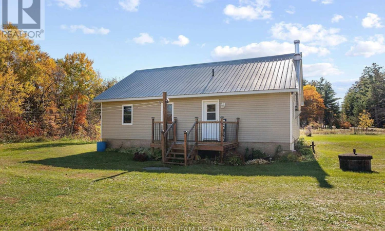 16 Royal Pines Road