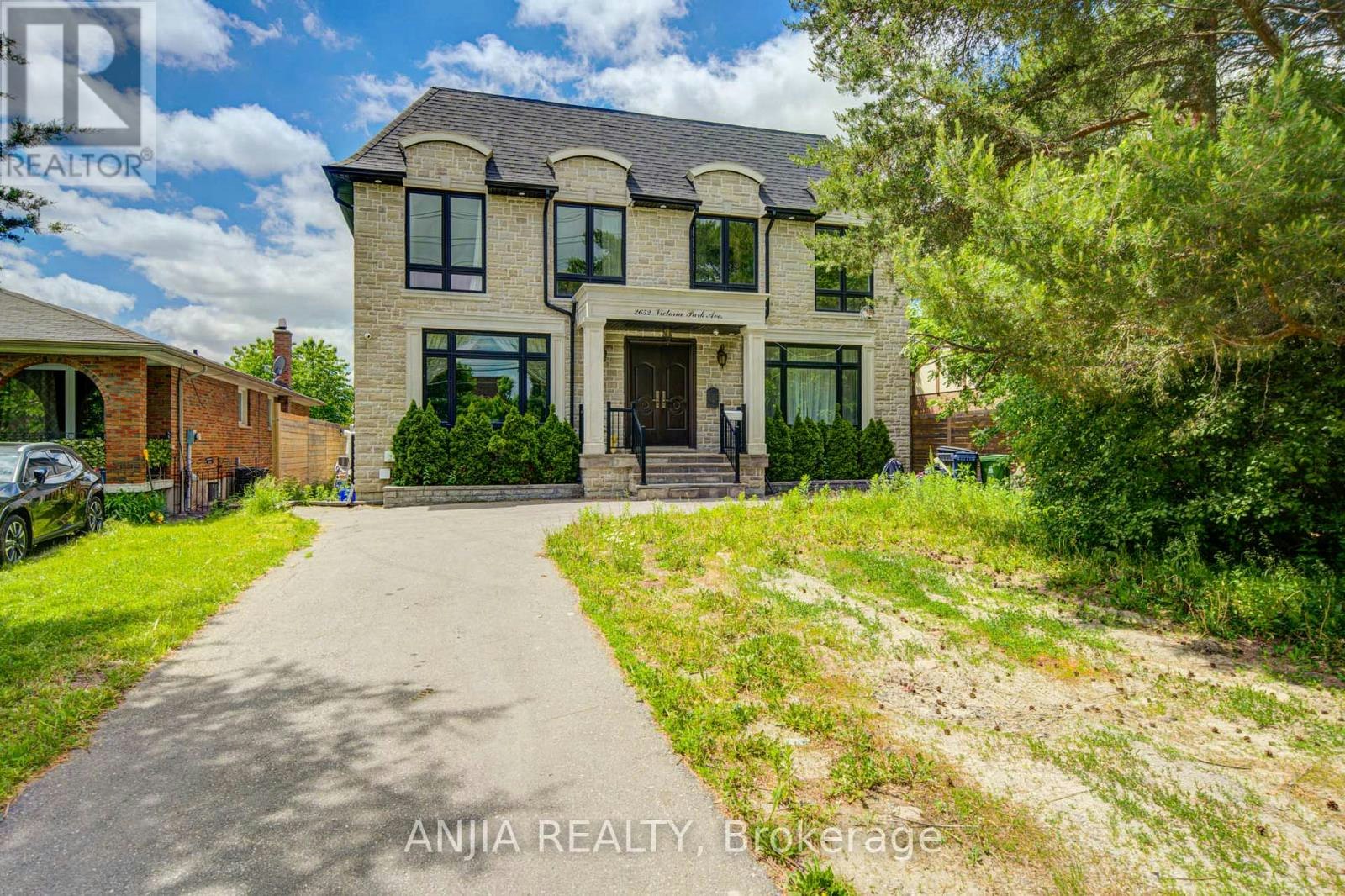 2652 Victoria Park Avenue, Toronto, ON, M2J 4A6