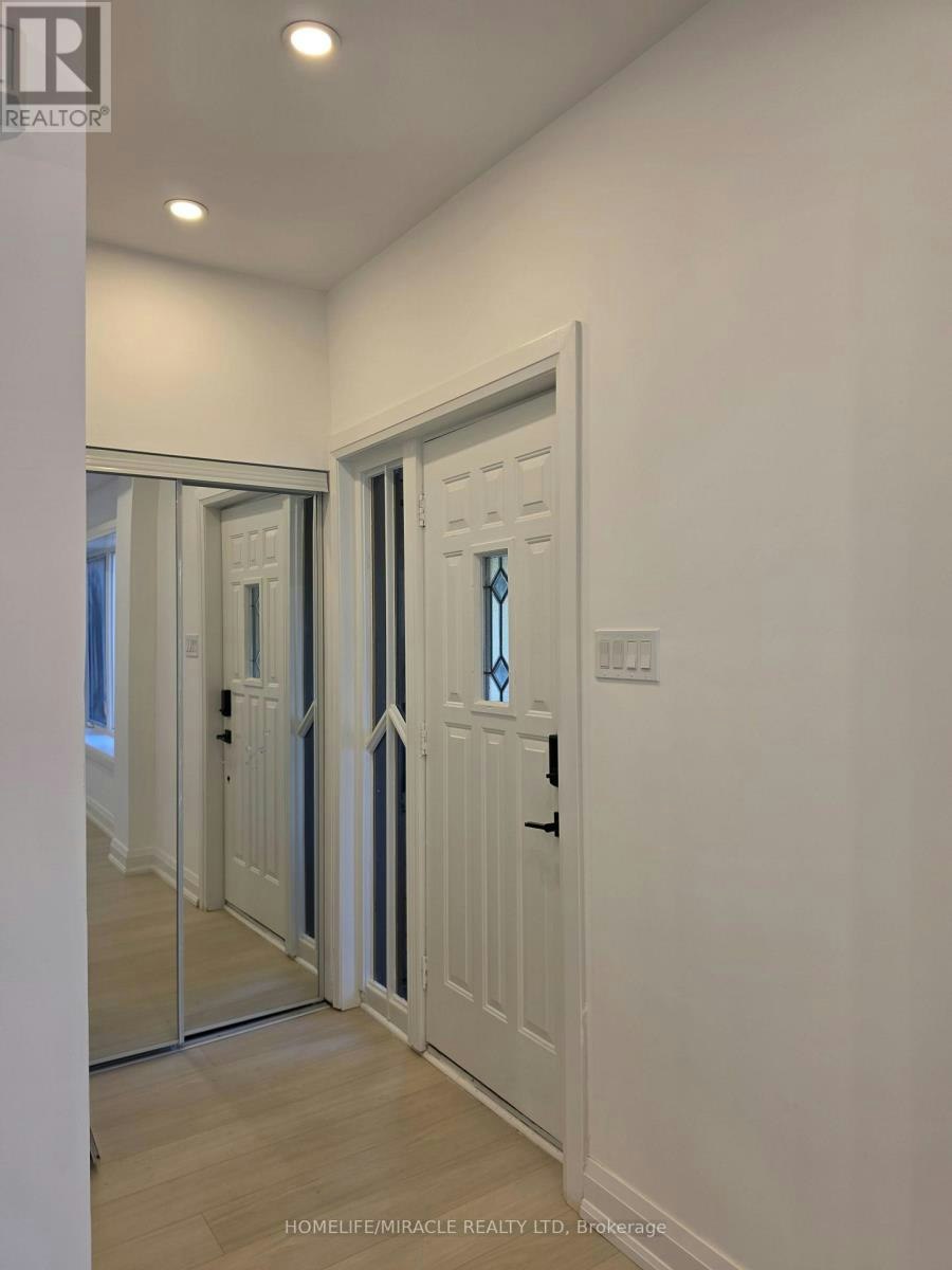 MAIN - U-1-22 Rossander Court, Toronto, ON, M1J 2B7 - 23