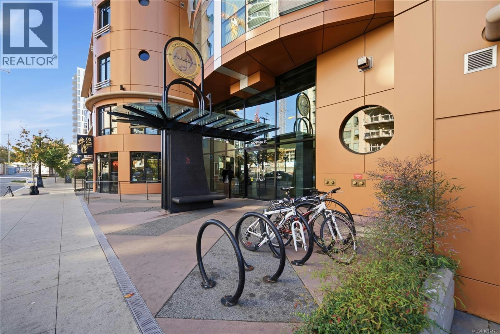 415-1029 View Street - 2