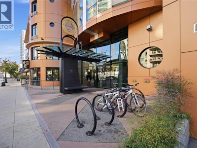 415-1029 View Street - 2