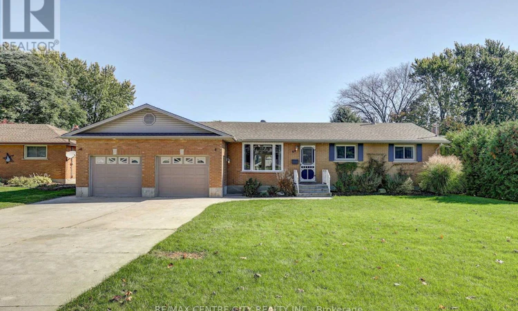 68 Lois Avenue