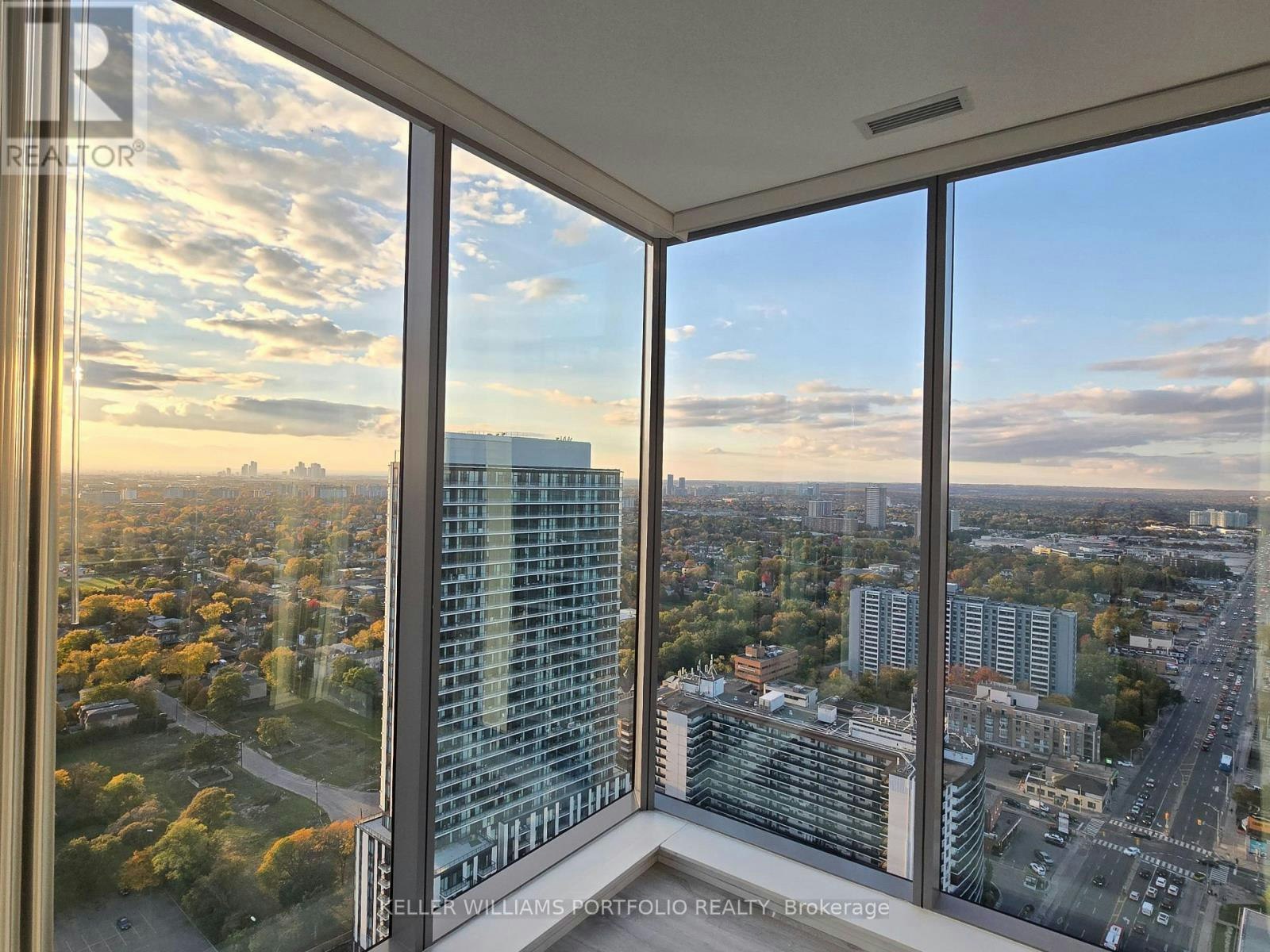 3408-8 Olympic Garden Drive, Toronto, ON, M2M 0B9 - 10