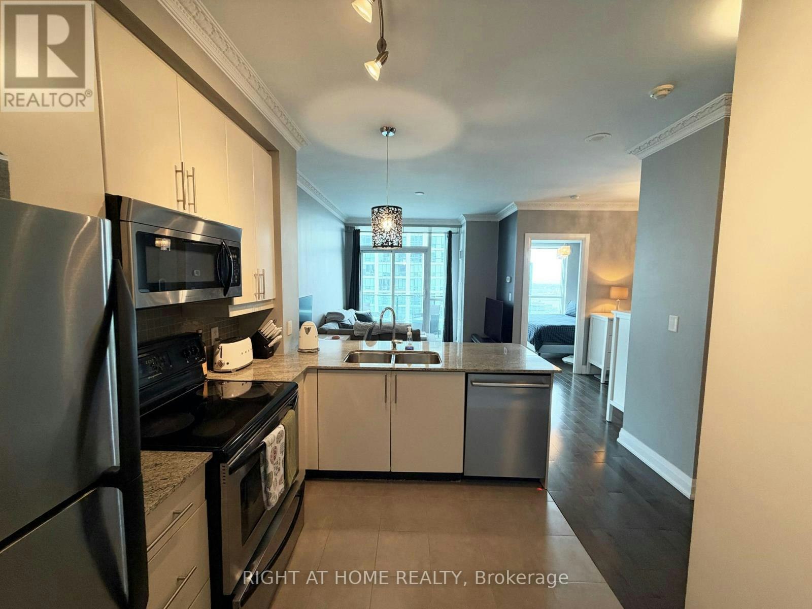 3407-16 Harbour Street, Toronto, ON, M5J 2Z7 - 11