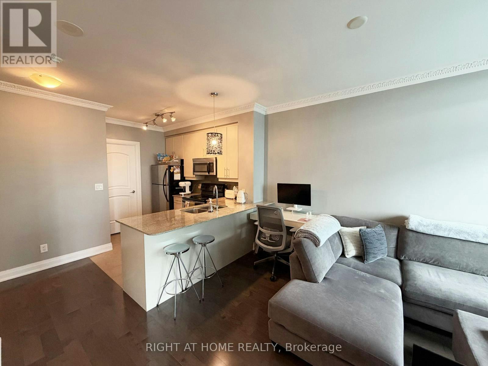 3407-16 Harbour Street, Toronto, ON, M5J 2Z7 - 6