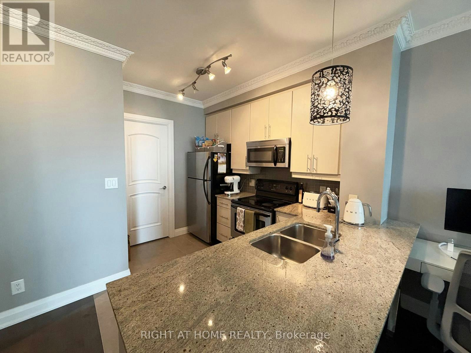 3407-16 Harbour Street, Toronto, ON, M5J 2Z7 - 8