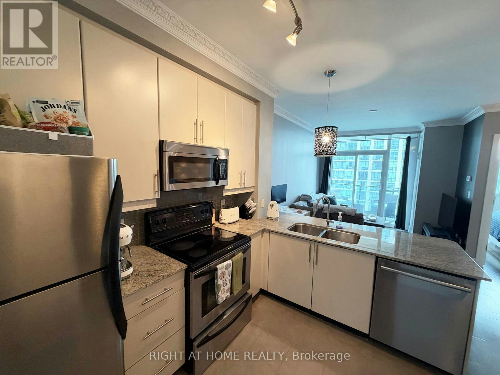 3407-16 Harbour Street, Toronto, ON, M5J 2Z7 - 10