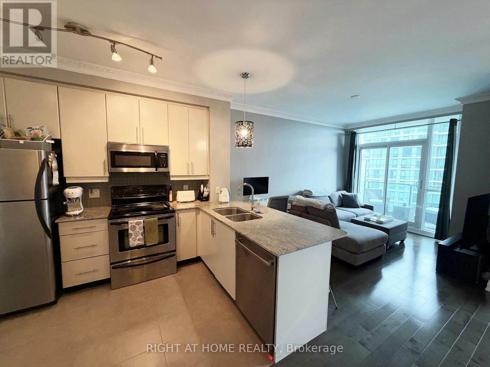 3407-16 Harbour Street, Toronto, ON, M5J 2Z7 - 3