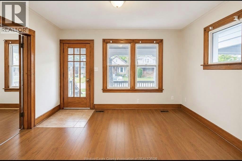 521 Rankin, Windsor, ON, N9B 2R6 - 3