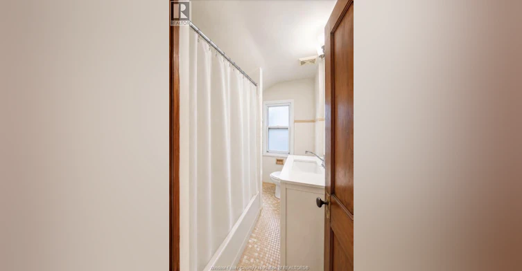 521 Rankin, Windsor, ON, N9B 2R6 - 10