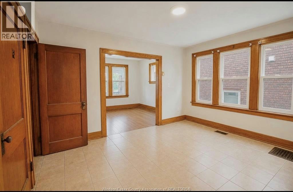 521 Rankin, Windsor, ON, N9B 2R6 - 4
