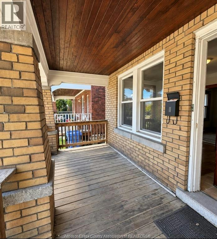521 Rankin, Windsor, ON, N9B 2R6 - 2