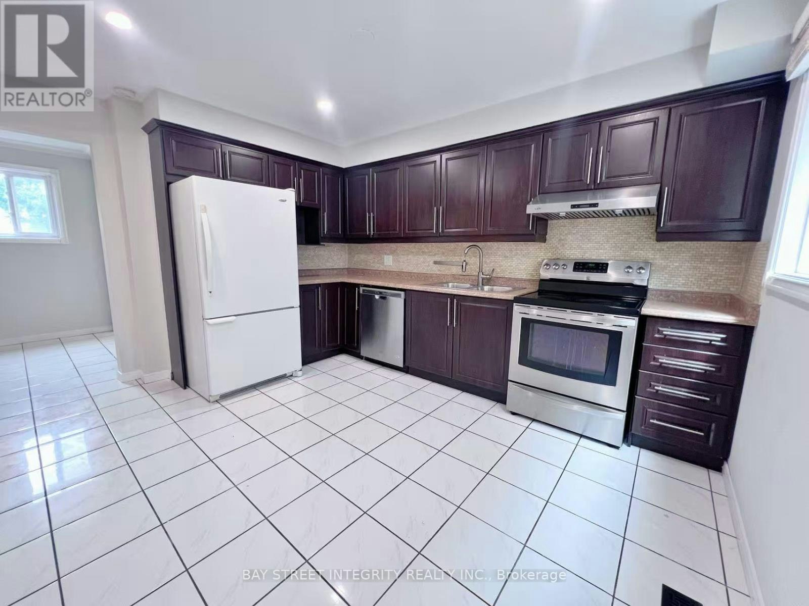 4073 Pavillion Court, Mississauga, ON, L5B 2V9 - 3
