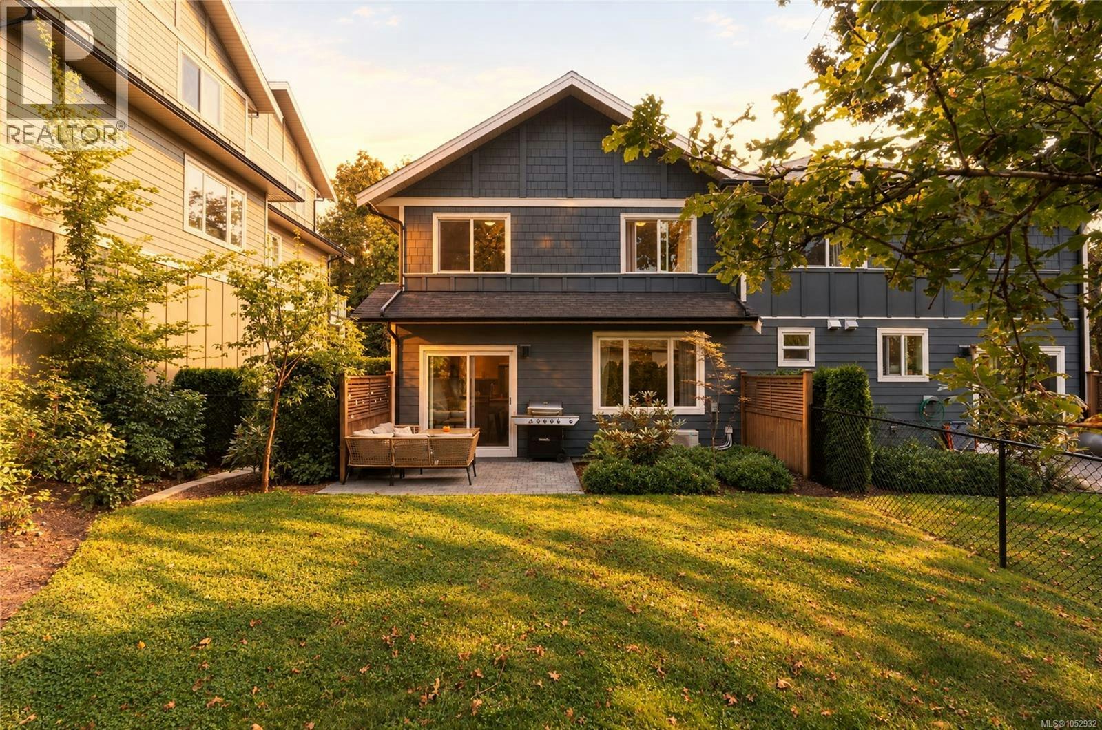 2-3031 Jackson Street, Victoria, BC, V8T 3Z7