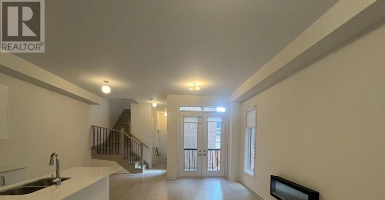 37 Mindanao Avenue, Markham, ON, L6C 3E1 - 3