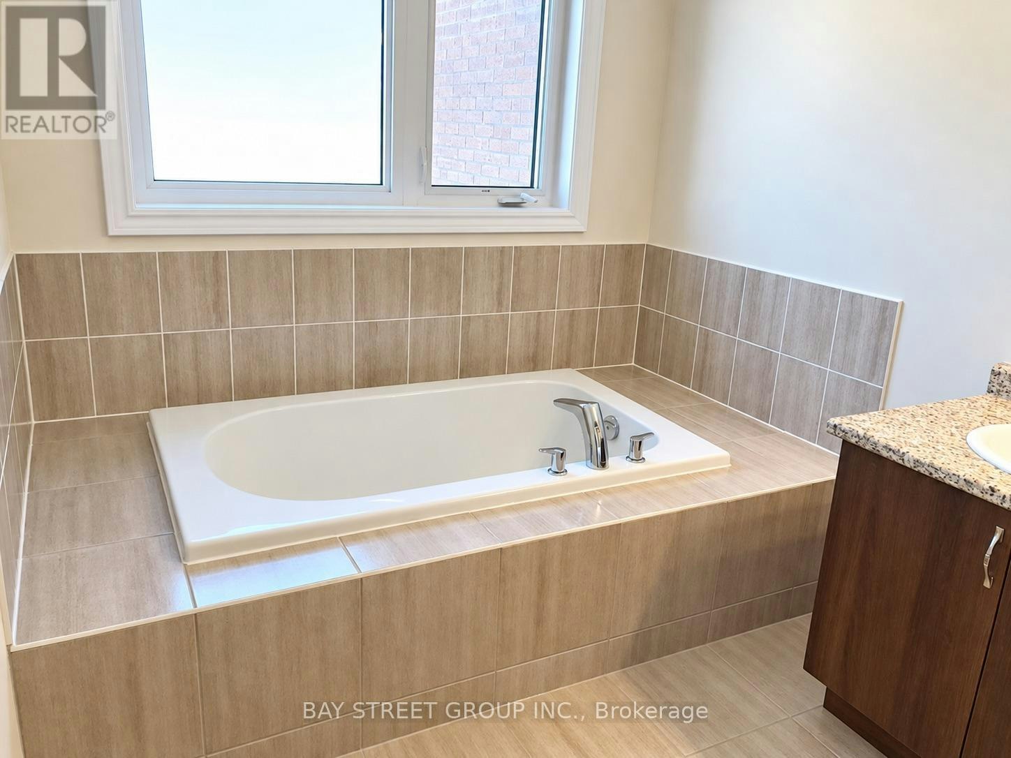 51 Badgerow Way, Aurora, ON, L4G 0Z5 - 6