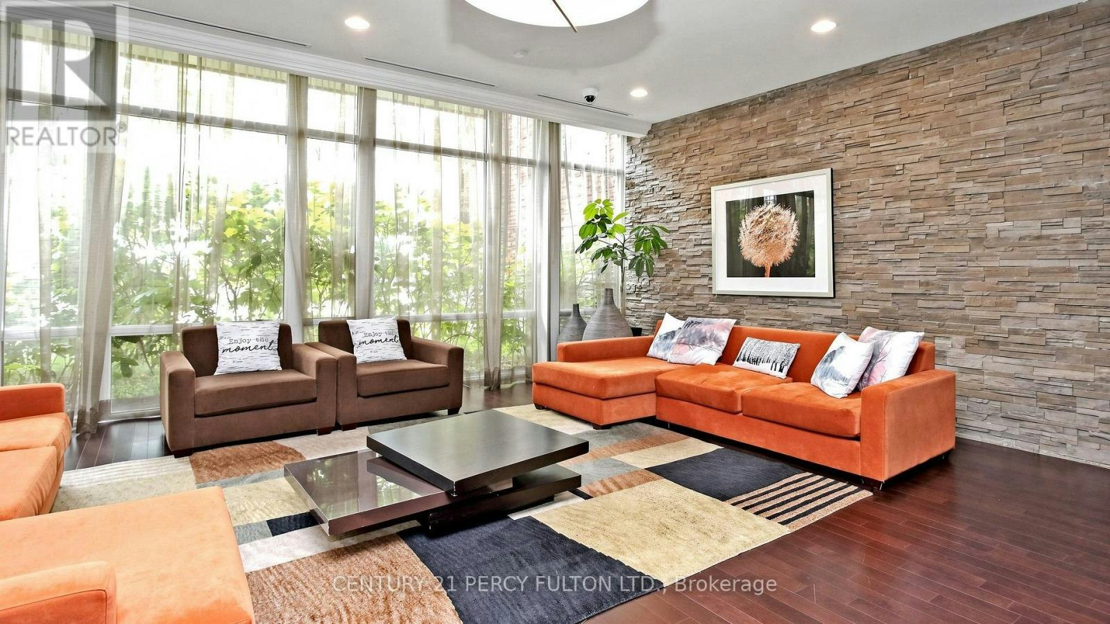 102-57 Upper Duke Crescent, Markham, ON, L6G 0B9 - 37