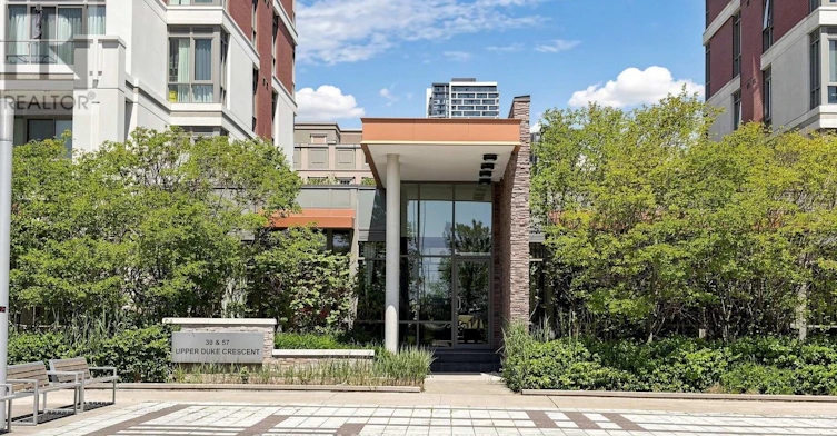 102-57 Upper Duke Crescent, Markham, ON, L6G 0B9