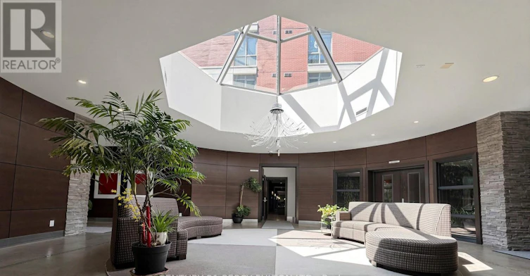 102-57 Upper Duke Crescent, Markham, ON, L6G 0B9 - 2