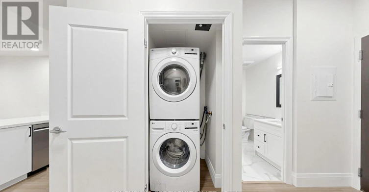 102-57 Upper Duke Crescent, Markham, ON, L6G 0B9 - 28