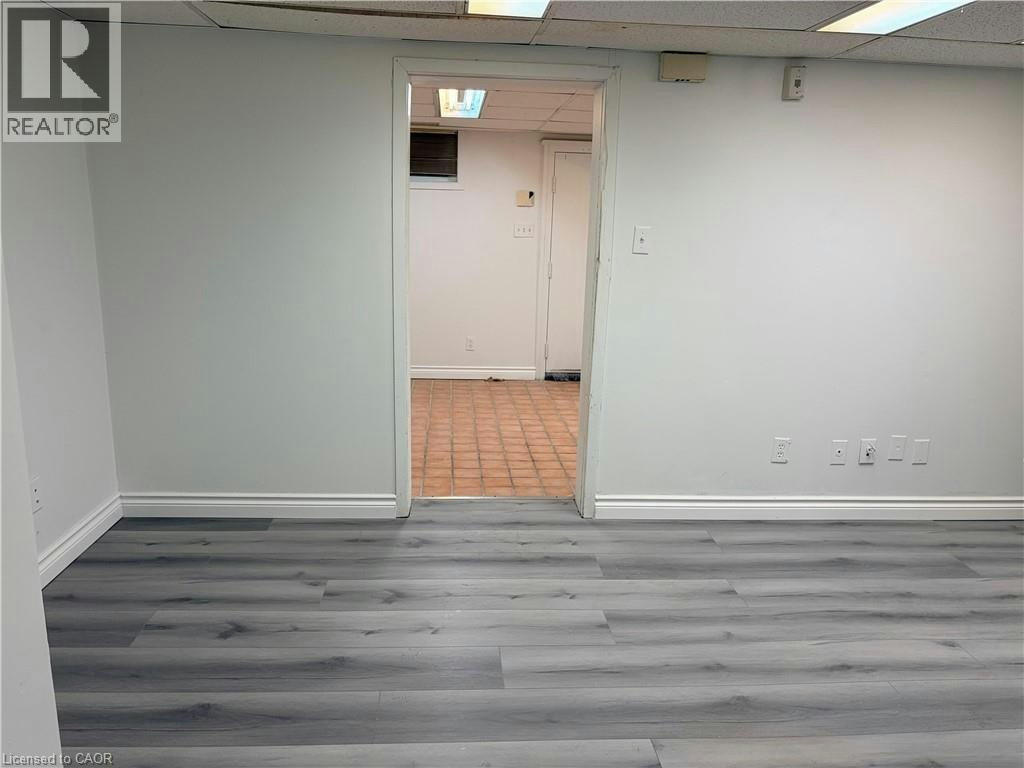 4-124 King Street N, Waterloo, ON, N2J 2X8