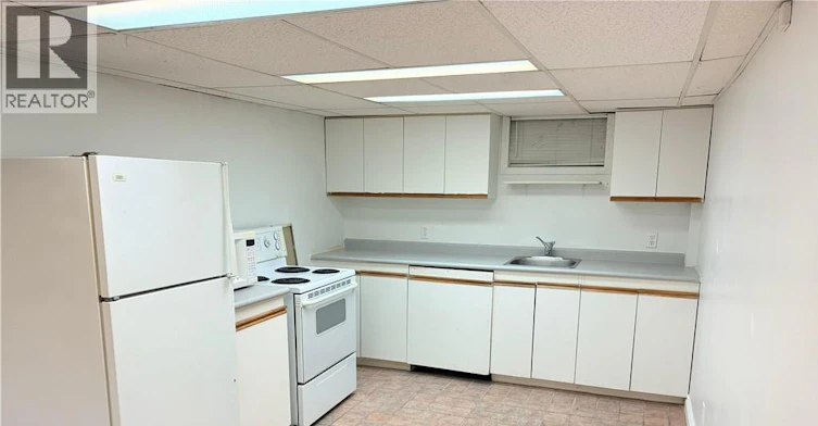 4-124 King Street N, Waterloo, ON, N2J 2X8 - 2