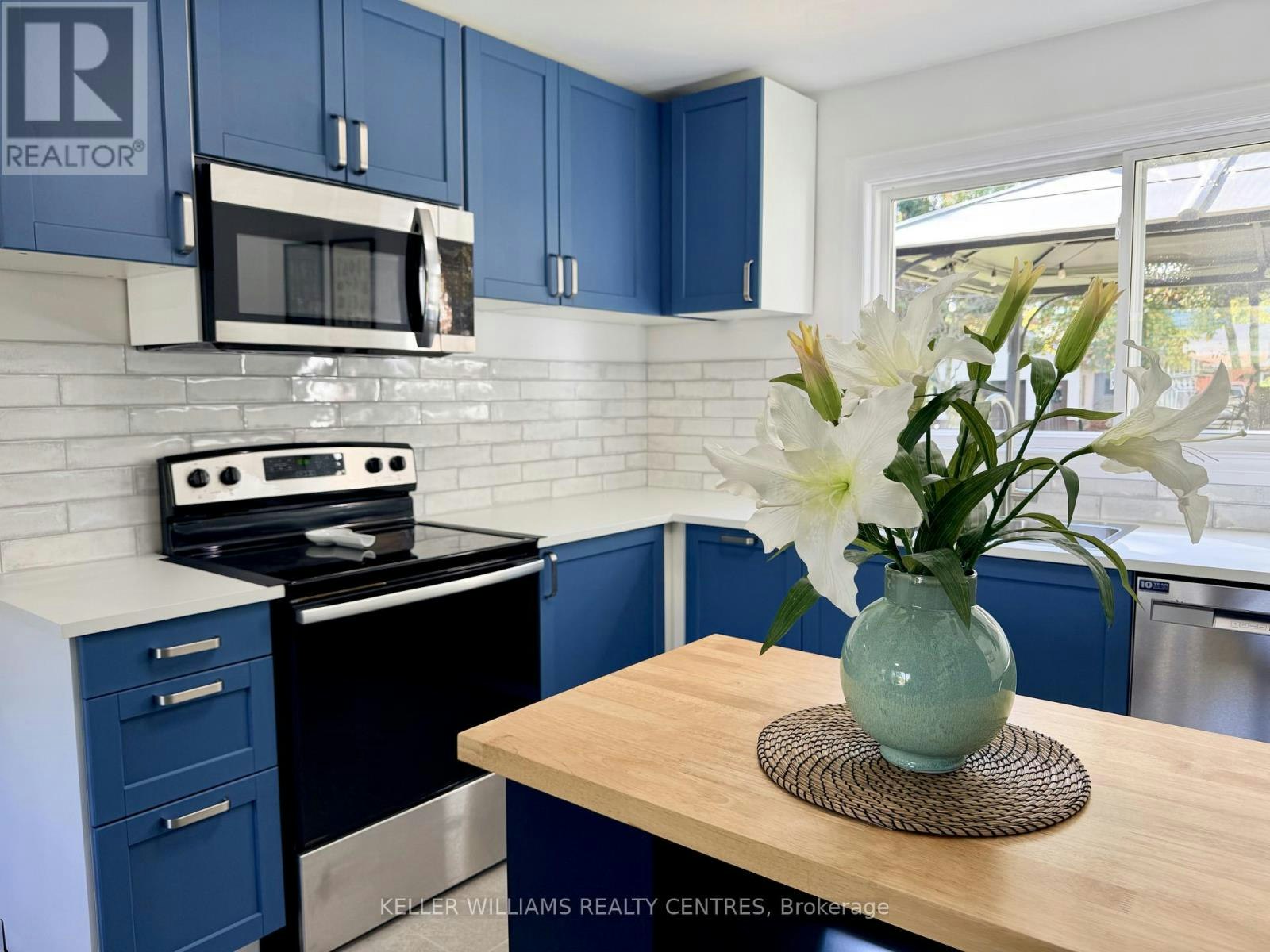 18 Bushey Avenue, Essa, ON, L3W 0L2 - 4
