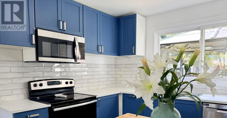 18 Bushey Avenue, Essa, ON, L3W 0L2 - 4
