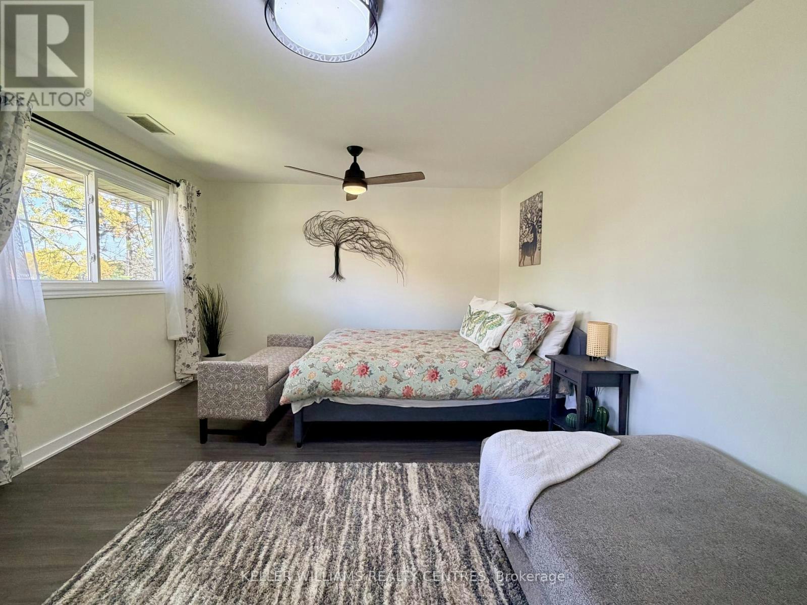 18 Bushey Avenue, Essa, ON, L3W 0L2 - 40