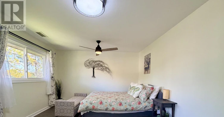 18 Bushey Avenue, Essa, ON, L3W 0L2 - 40