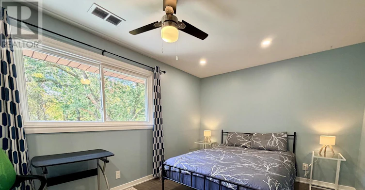 18 Bushey Avenue, Essa, ON, L3W 0L2 - 30