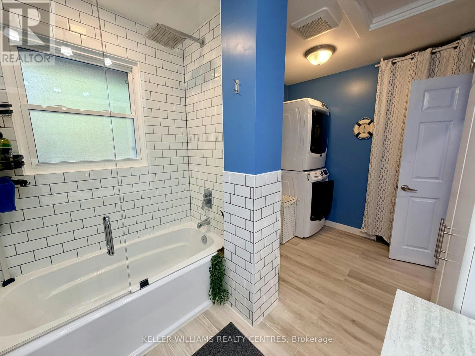 18 Bushey Avenue, Essa, ON, L3W 0L2 - 36